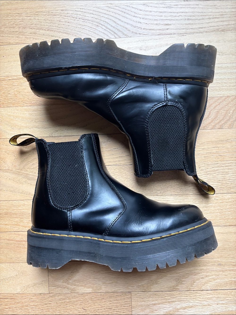 Dr. Martens 2976 Quad Platform Chelsea Boots Size 10 US L - 9 US M Black